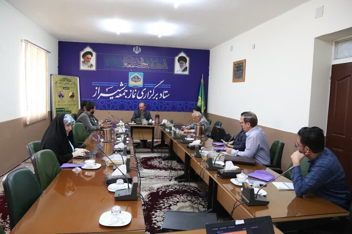 نشست خبری معرفی کتاب «توسعه سیاسی و امنیت ملی» در شیراز برگزار شد نشست خبری معرفی کتاب «توسعه سیاسی و امنیت ملی» در شیراز برگزار شد