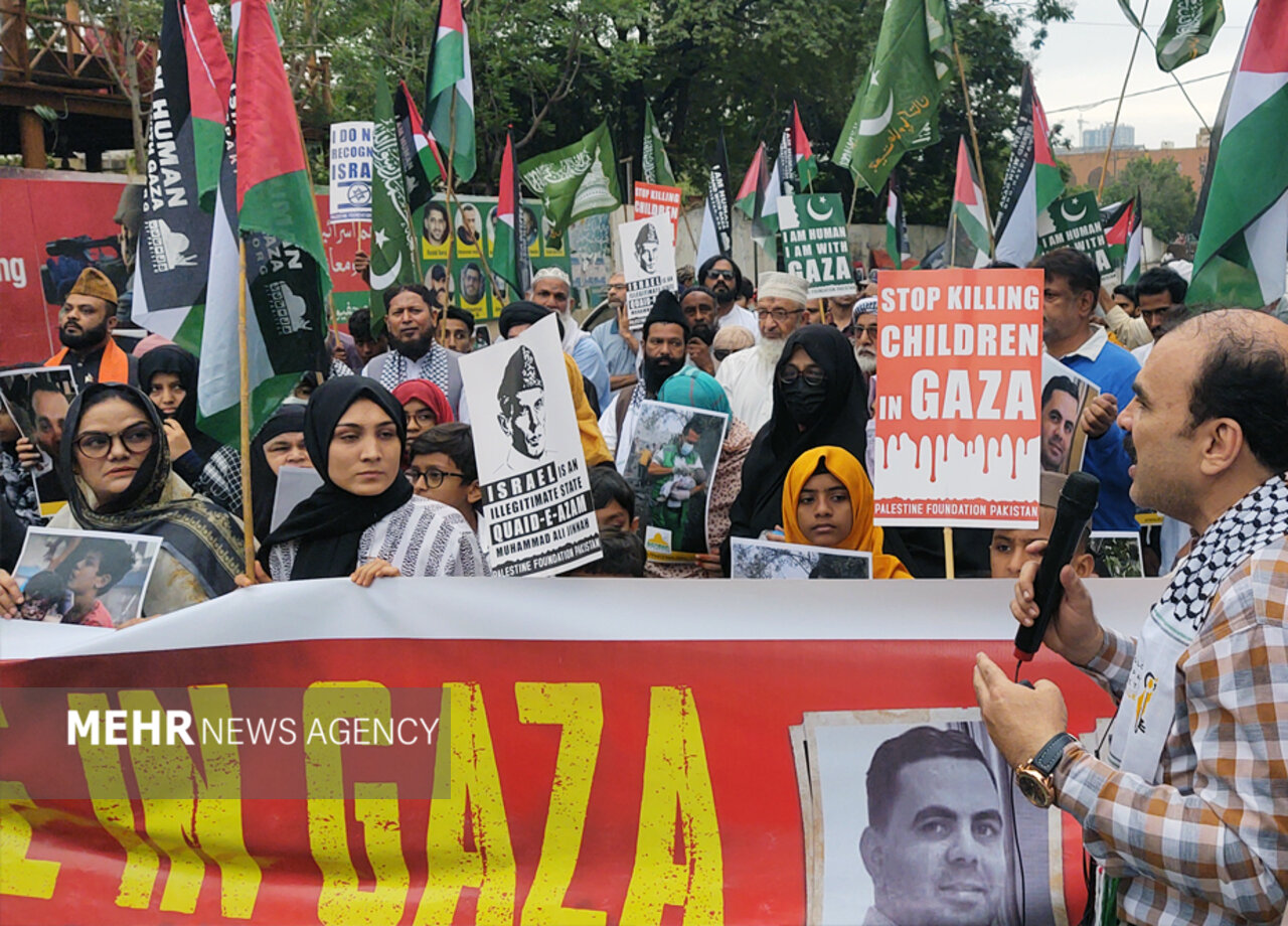 ایران کا اسرائیل پر حملہ، پاکستانی شہر کراچی میں "جشن" اور اسرائیل مخالف مظاہرہ+ تصاویر