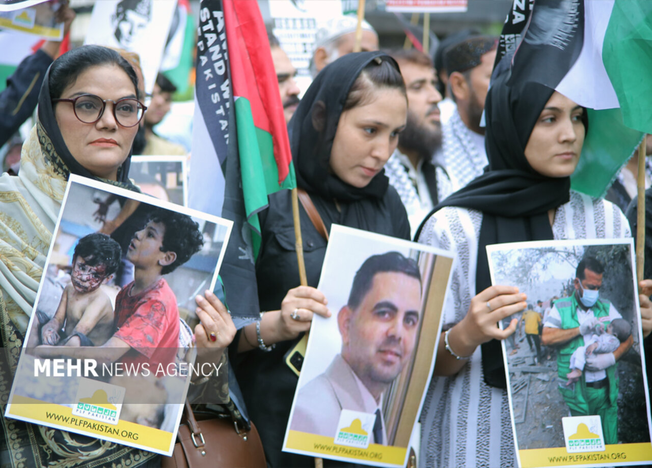 ایران کا اسرائیل پر حملہ، پاکستانی شہر کراچی میں "جشن" اور اسرائیل مخالف مظاہرہ+ تصاویر