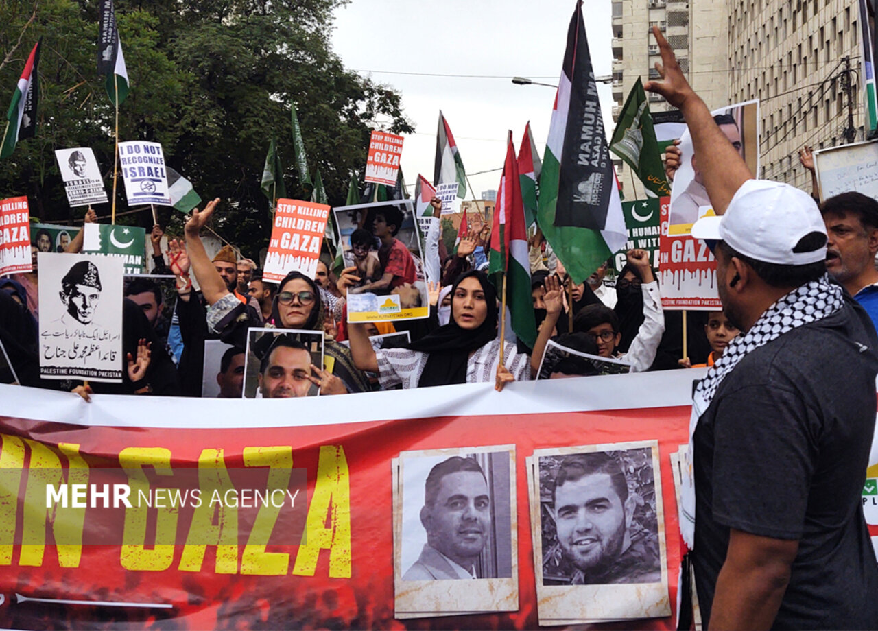 ایران کا اسرائیل پر حملہ، پاکستانی شہر کراچی میں "جشن" اور اسرائیل مخالف مظاہرہ+ تصاویر