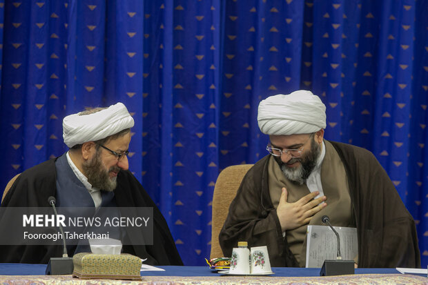 حجت‌الاسلام محمد قمی رئیس سازمان تبلیغات اسلامی در جلسه شورای عالی انقلاب فرهنگی