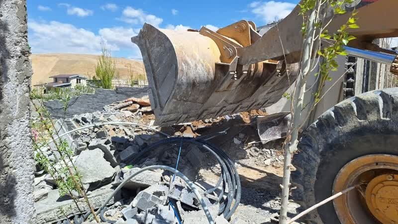 ۱۰ حلقه چاه غیرمجاز در مناطق «گلاهک» و «گندک» دماوند مسدود شد