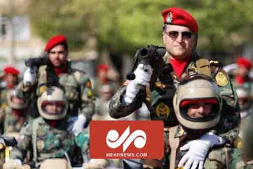 تہران، فوج کے قومی دن کے موقع پر شاندار پریڈ، یا حسینؑ اور یا علیؑ کے نعروں کی گونچ