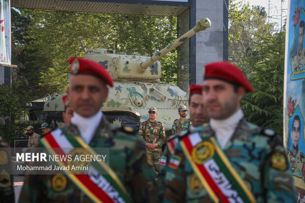 مراسم رژه روز ارتش در قزوین