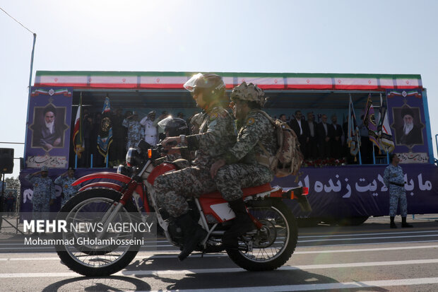 مراسم روز ارتش در بوشهر