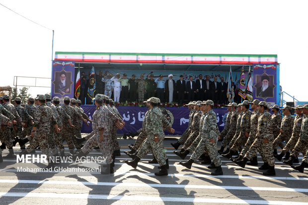 رژه روز ارتش در بوشهر برگزار شد
