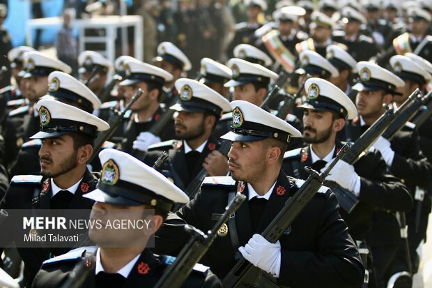 رژه یگان های نظامی در گیلان به مناسبت روز ارتش
