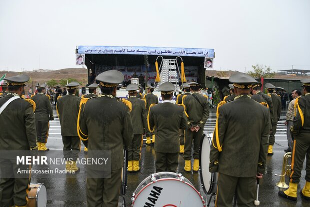 مراسم رژه روز ارتش در بیرجند