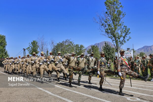 مراسم رژه نیروهای مسلح در اهواز برگزار شد
