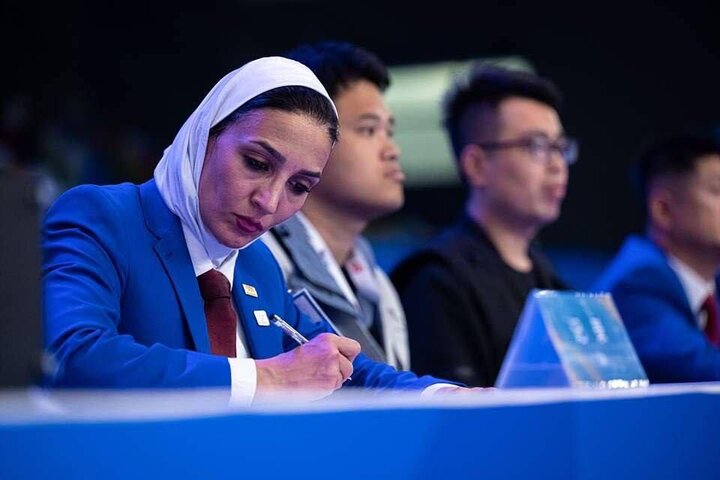 İranlı kadın tekvando hakemi Paris'te İranlı kadın tekvando hakemi Paris'te