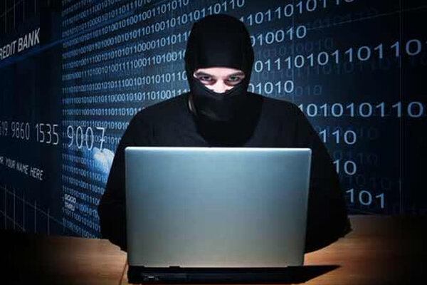 انهدام باند اجاره کارتهای بانکی / تبلیغات دروغین استخدام اینترنتی