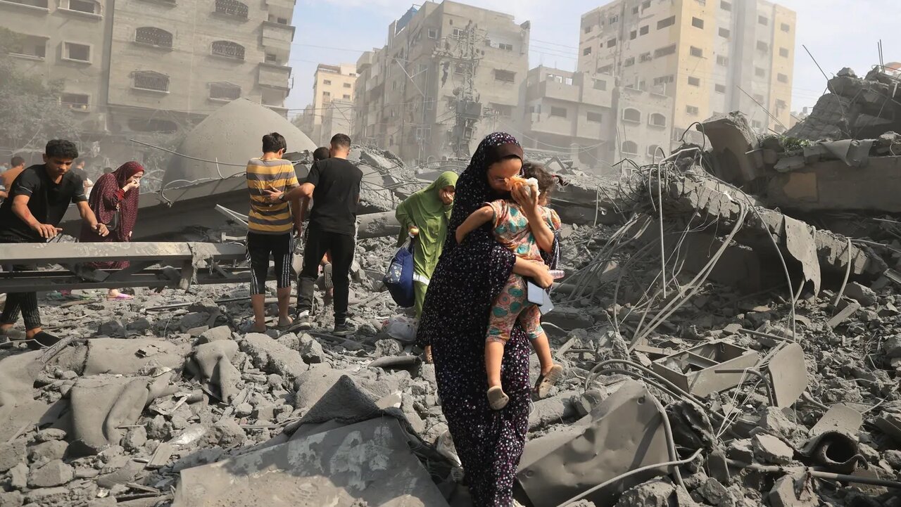 بمباران وحشیانه خانه‌ها و مدرسه‌ها در غزه