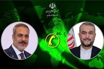 وزير الخارجية الايراني والتركي يناقشان تطورات المنطقة