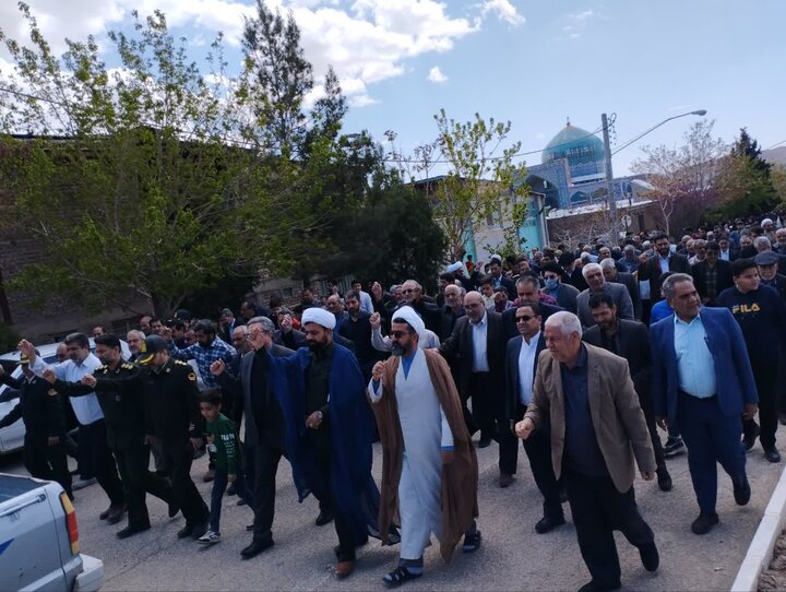 راهپیمایی مردم خوروبیابانک در دفاع از عملیات وعده صادق 