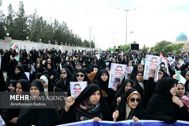 راهپیمایی در حمایت از عملیات وعده صادق در بیرجند
