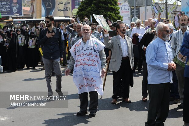 راهپیمایی مردم رشت در حمایت از عملیات «وعده صادق»