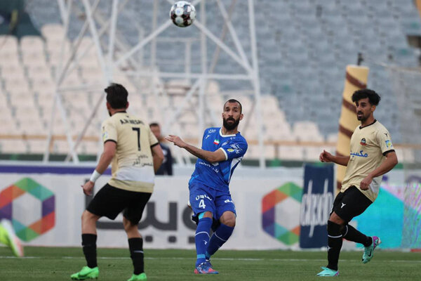 تغییرات تراکتور به ضرر استقلال است/ پرسپولیس با «خودزنی» حذف شد