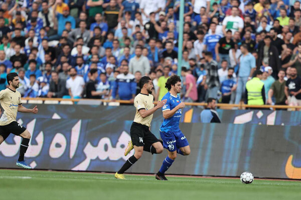 پیروزی استقلال برابر شمس آذر در نیمه اول
