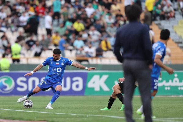 سکته ناقص استقلال برابر شمس آذر/ پس گرفتن صدر از پرسپولیس با شوک!