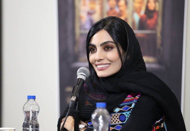 صحرا اسداللهی از جشنواره زنان بیروت جایزه گرفت صحرا اسداللهی از جشنواره زنان بیروت جایزه گرفت
