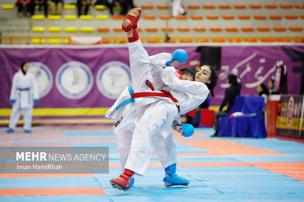 مسابقات کاراته قهرمانی بانوان کشور در همدان