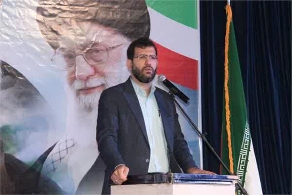 هنرمندان با پرداختن به موضوعات دینی - ملی آنها را ماندگار میکنند هنرمندان با پرداختن به موضوعات دینی - ملی آنها را ماندگار میکنند