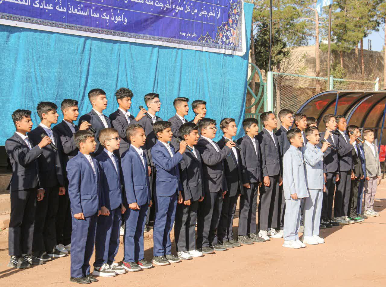 احمدرضا مداح عکاس ایثارگر شیرازی چهره شاخص هنر انقلاب در ۱۴۰۲ شد