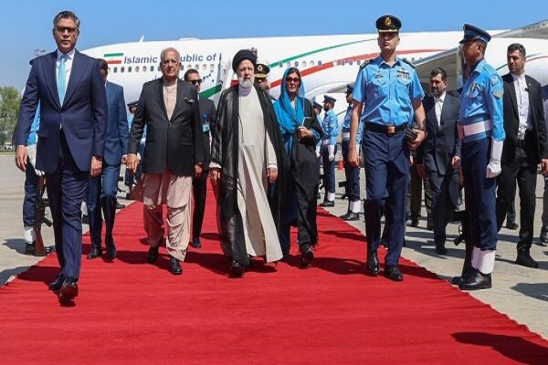 Cumhurbaşkanı Reisi, Pakistan Başbakanı tarafından karşılandı