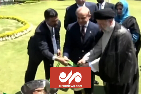 ایرانی صدر کی پاکستان آمد، دوستی کا پودا بھی لگایا