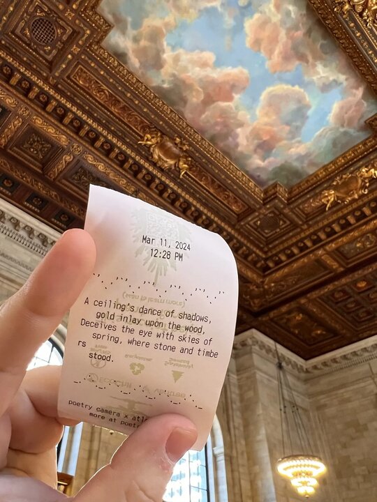 دوربینی که تصاویر را به شعر تبدیل میکند!