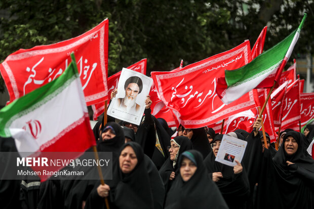 تجمع مردمی حامیان مقابله با بی حجابی و بدپوششی در تهران