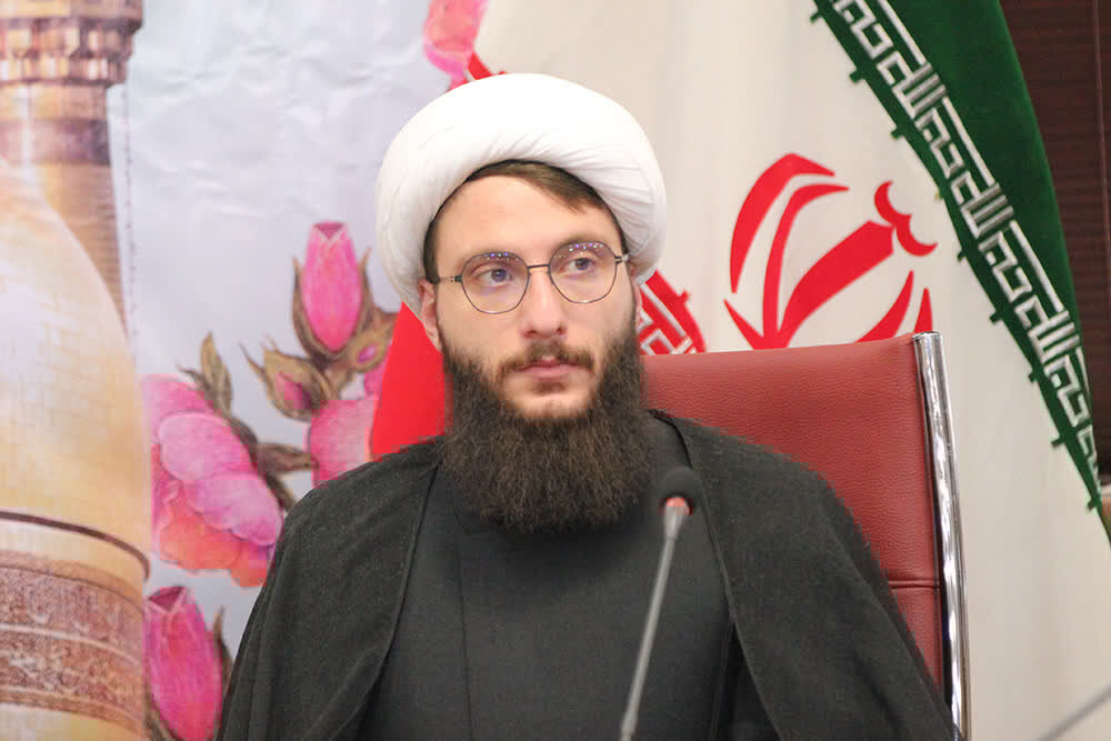 کمالات علمی و اخلاقی آیت الله بهجت (ره) زبانزد عام و خاص بود کمالات علمی و اخلاقی آیت الله بهجت (ره) زبانزد عام و خاص بود