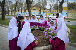 Iranian students plant saplings ahead of Clean Earth Week