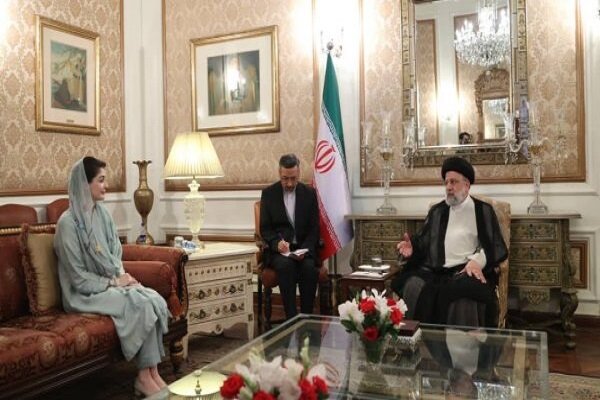 ایرانی صدر سے وزیر اعلیٰ پنجاب مریم نواز کی ملاقات، پاک ایران تعلقات کو مزید وسعت دینے پر اتفاق