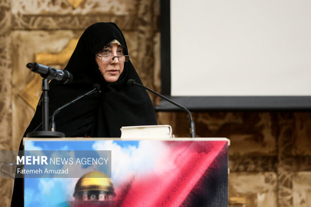 زهرا ناظم بکائی رییس دانشگاه الزهرا در همایش «غزه زنده است»