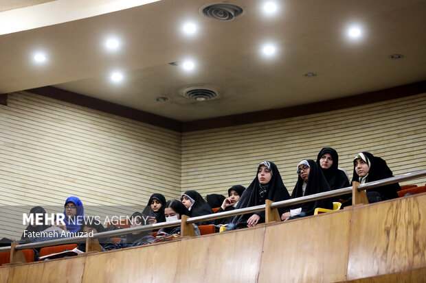 همایش «غزه زنده است» عصر روز سه شنبه ۴ اردیبهشت ماه ۱۴۰۳ با حضور مسئولین و دانشجویان در دانشگاه الزهرا برگزار شد