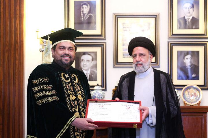 جامعة كراتشي تمنح الرئيس الايراني شهادة الدكتوراه الفخرية 