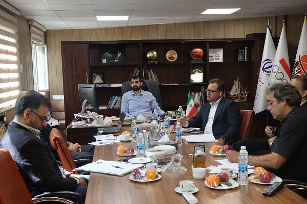 انتقاد از عملکرد رییس فدراسیون بسکتبال/ درجه یکها اطرافش نیستند