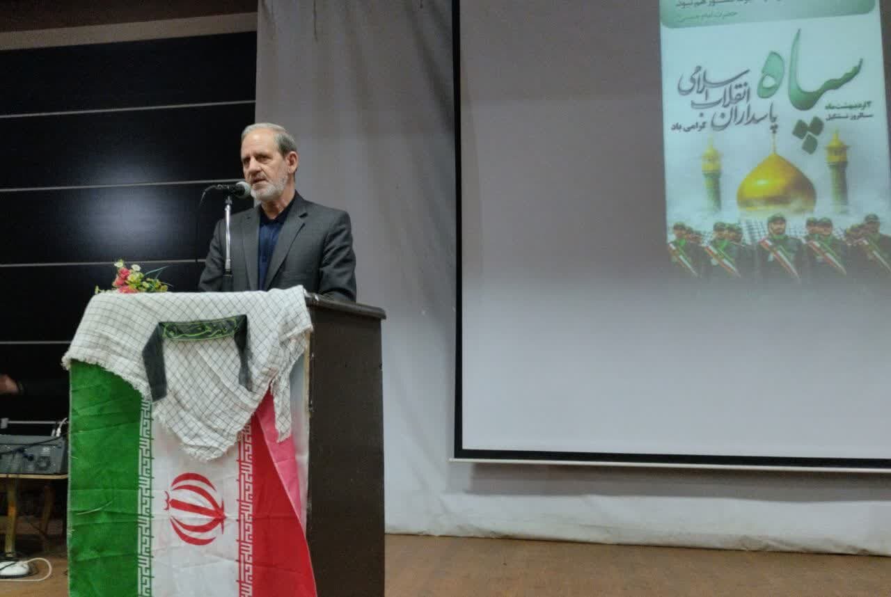 ایران اسلامی رسالت جهانی دارد/تربیت جوانان خداجوی آخر زمانی