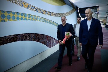 Iran’s new volleyball head coach Paes arrives in Tehran