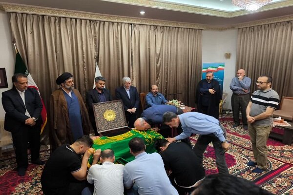 استقبال از پرچم آستان قدس رضوی با حضور ایرانیان مقیم مالزی