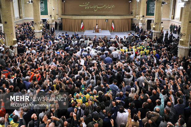 دیدار هزاران نفر از کارگران سراسر کشور با رهبر معظم انقلاب اسلامی