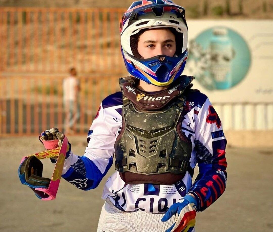 دختر موتورسوار اهل خراسان شمالی به مسابقات جهانی اعزام می‌شود