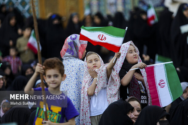 اجتماع مردم قم در حمایت از اجرای طرح حجاب و عفاف