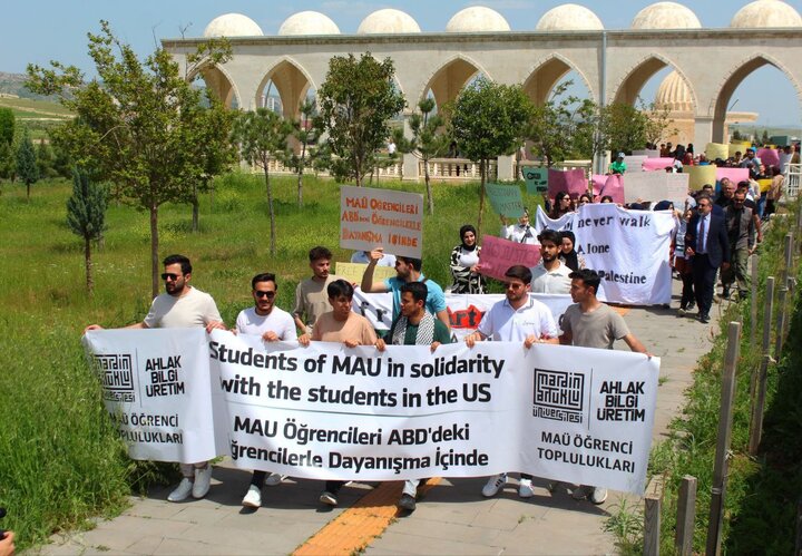 ترکی، یونیورسٹی طلباء کی جانب سے فلسطین کے حامی امریکی طلباء سے اظہار یکجہتی