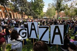جامعات أمريكية تبدأ بالخضوع لبعض مطالب المحتجين الداعمين لفلسطين