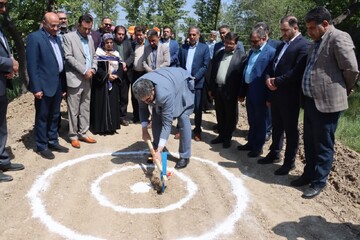 کلنگ اولین پارک بانوان شهریار به زمین زده شد