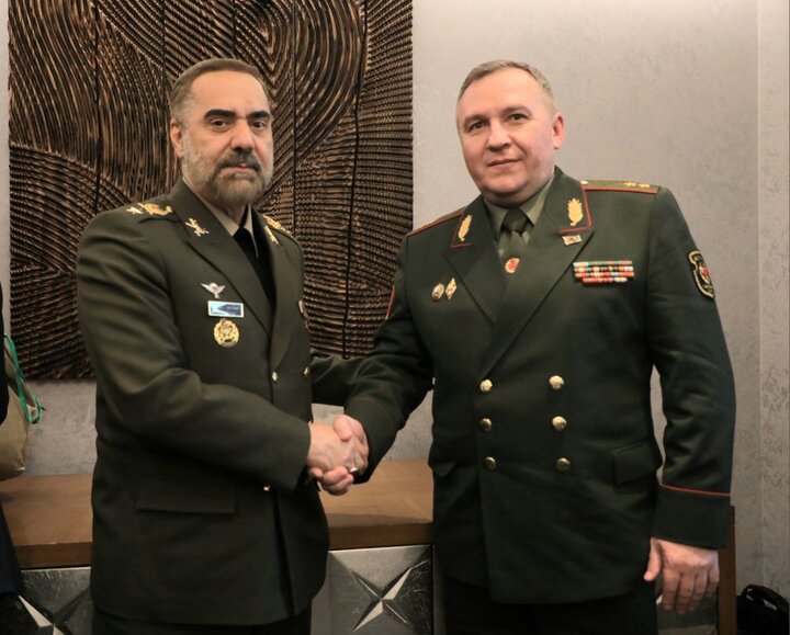 İran ve Belarus savunma bakanaları arasında görüşme