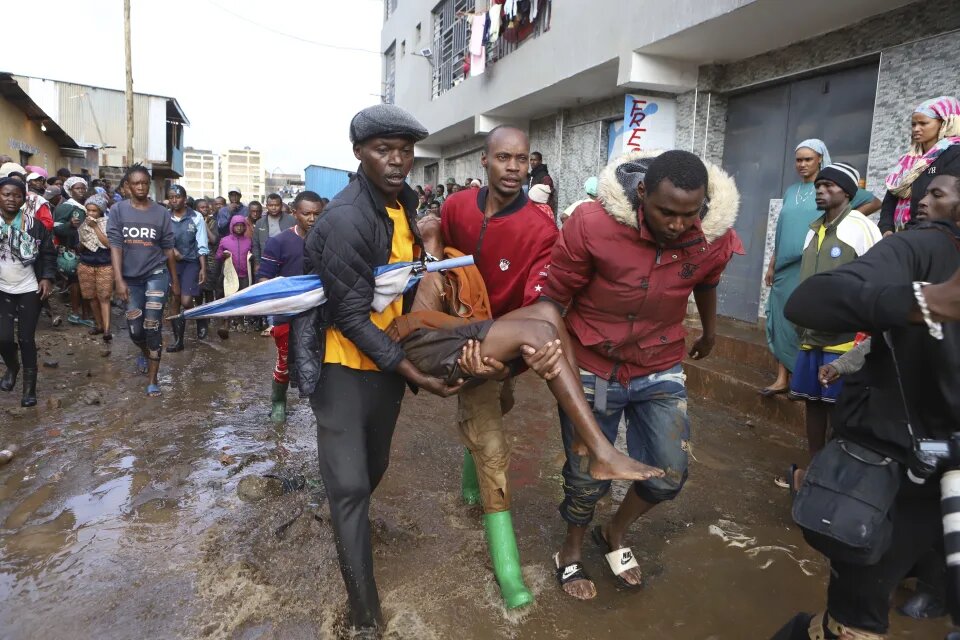 بارندگی شدید و سیل جان دست کم ۷۰ نفر را در کنیا گرفت+ تصاویر