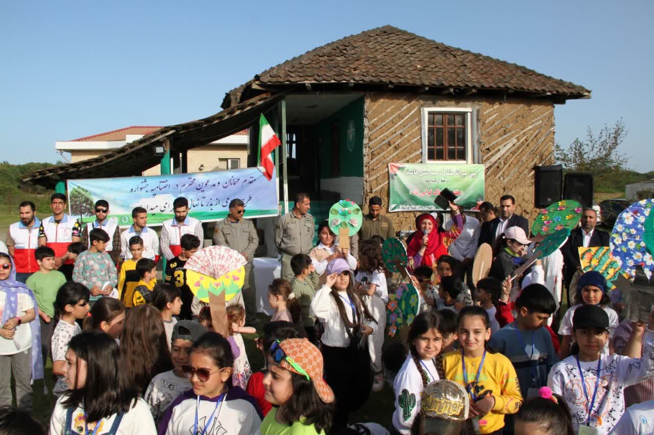 برگزاری جشنواره زمین پاک در آستارا